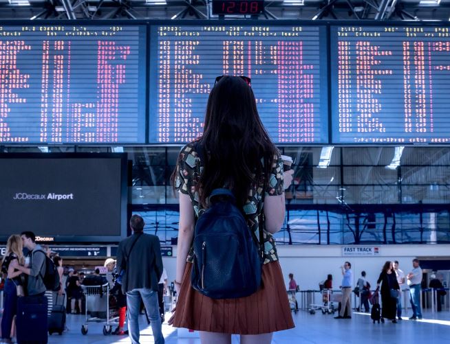 9 Symbolic Meanings of Dreams About Airports
