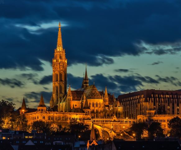 13 Symbolic Meanings of Dreaming About Leaving a Church