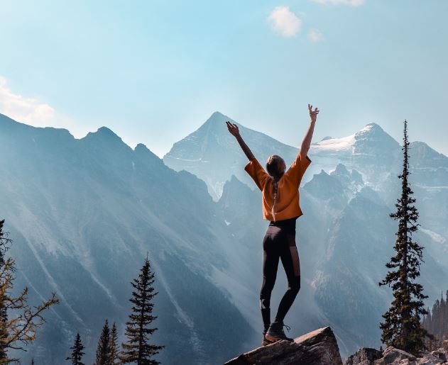 15 Symbolic Meanings of Dreams about Climbing