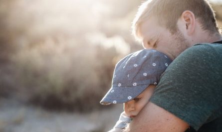 14 Symbolic Meanings of Dreams about Hugging