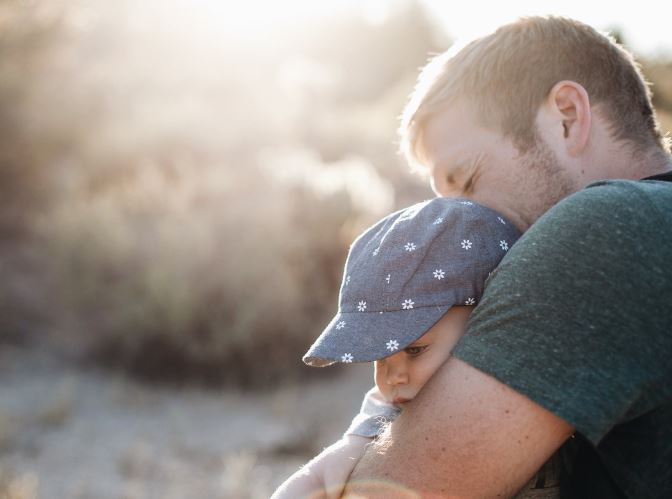 14 Symbolic Meanings of Dreams about Hugging