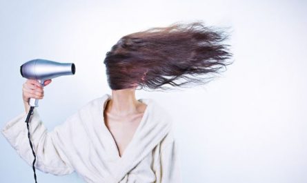 11 Symbolic Meanings of Dreams about Trimming Hair