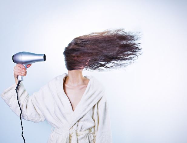 11 Symbolic Meanings of Dreams about Trimming Hair
