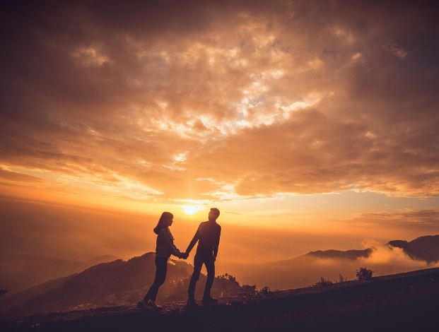 11 Symbolic Meanings of Dreams About Being Liked