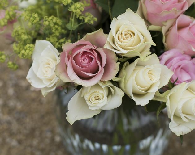 13 Symbolic Meanings of Dreaming of Bouquets