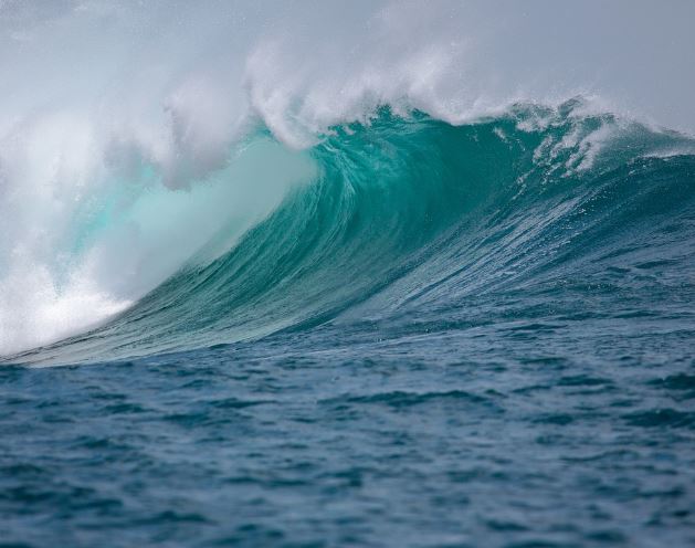 11 Symbolic Meanings of Dreams About Being Swept Away
