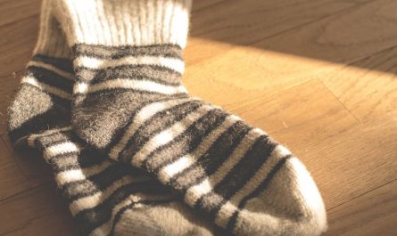 15 Symbolic Meanings of Dreaming About Socks