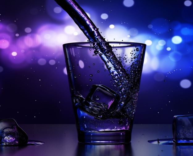 6 Symbolic Meanings of Dreaming of Ice Water
