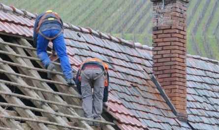 12 Symbolic Meanings of Dreams about Roofs