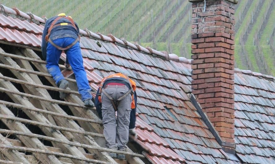 12 Symbolic Meanings of Dreams about Roofs