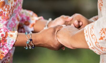 8 Symbolic Meanings of Dreaming of Shaking