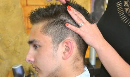 9 Symbolic Meanings of Dreaming About Cutting Hair
