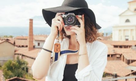 8 Symbolic Meanings of Dreaming About Being Photographed