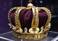 9 Symbolic Meanings of Dreaming of Crowns