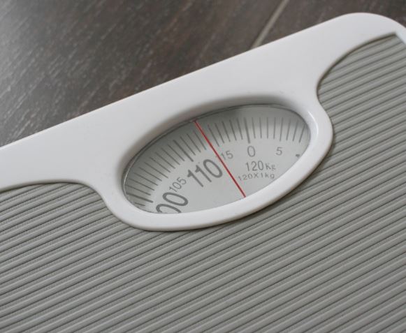7 symbolic meanings of dreaming about weighing