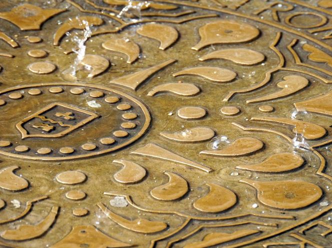 7 Symbolic Meanings of Dreaming of Backflow
