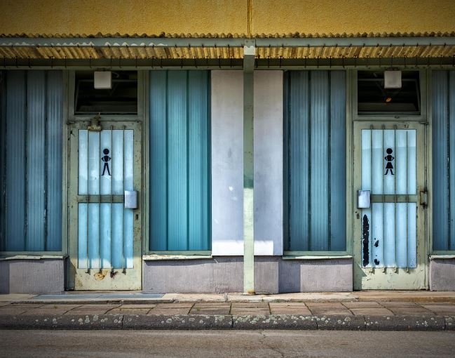 10 symbolic meanings of dreaming about a toilet