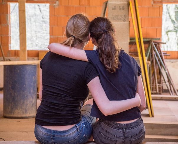 7 Symbolic Meanings of Dreaming About Making Friends